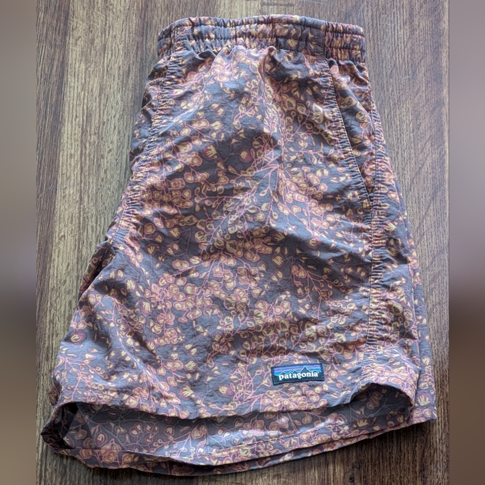 Patagonia Baggies Brown and Orange Women's Size M